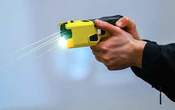 Đánh giá thông tin đặc tính, công năng súng điện Taser và cửa hàng uy tín bán chúng